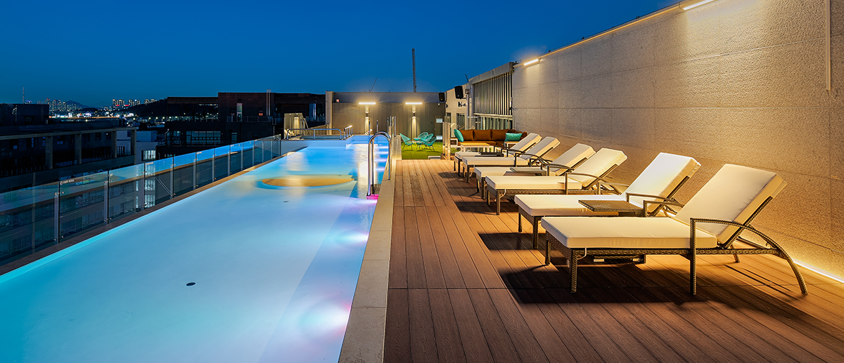 Rooftop Infinity Pool